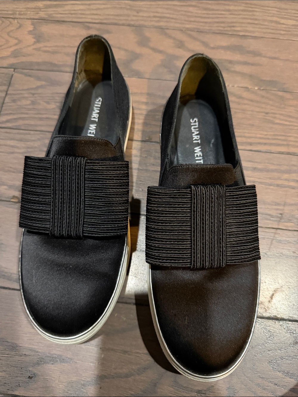 Stuart Weitzman  black satin  bowgal bow Slip On loafers sneakers women sz 8,5 - Picture 3 of 4